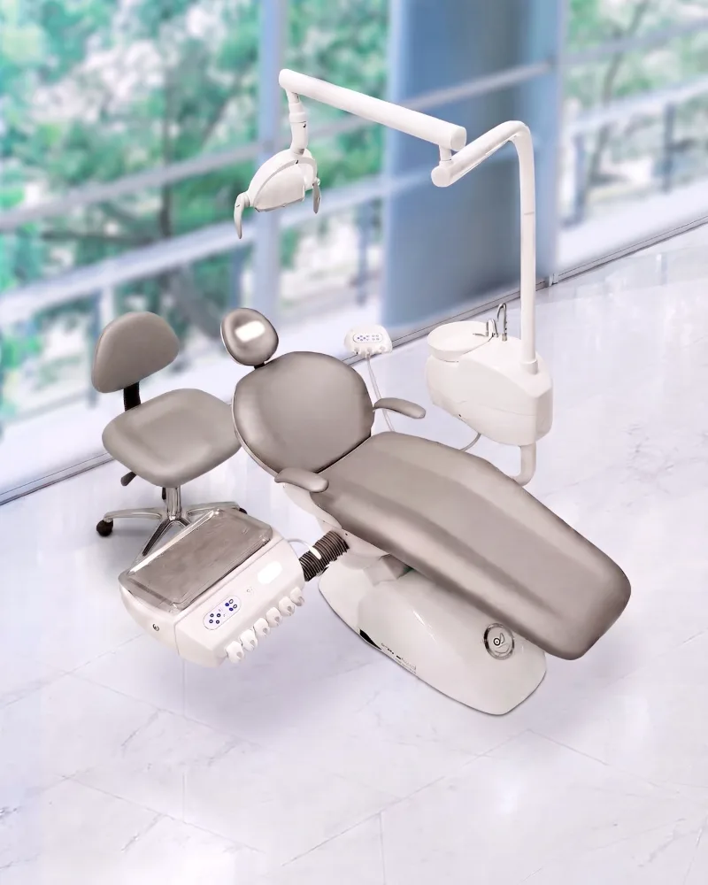 Unidad odontológica AD Diamond 700 de American Dental en un consultorio, vista de tres cuartos