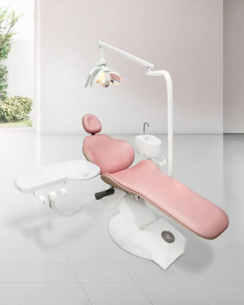 Unidad odontológica AD Smart 200 de American Dental en un consultorio, vista de tres cuartos